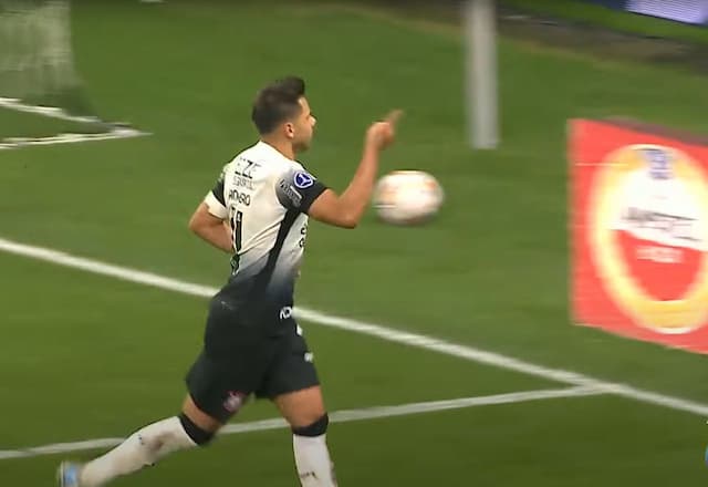 Yuri Alberto dá passe na medida, e Romero abre o placar para o Corinthians