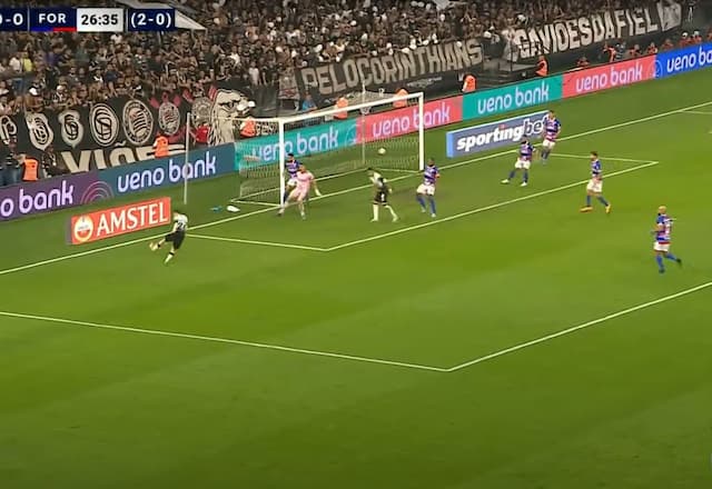 Jogadaça! Corinthians constrói boa transição ofensiva e chega com perigo no ataque