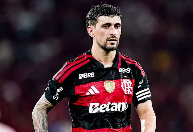 Arrascaeta voltará a usar a camisa 14 em homenagem a Oscar Schmidt