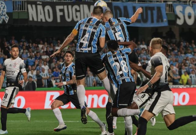 Corinthians elimina Grêmio nos pênaltis e vai às quartas da Copa do Brasil