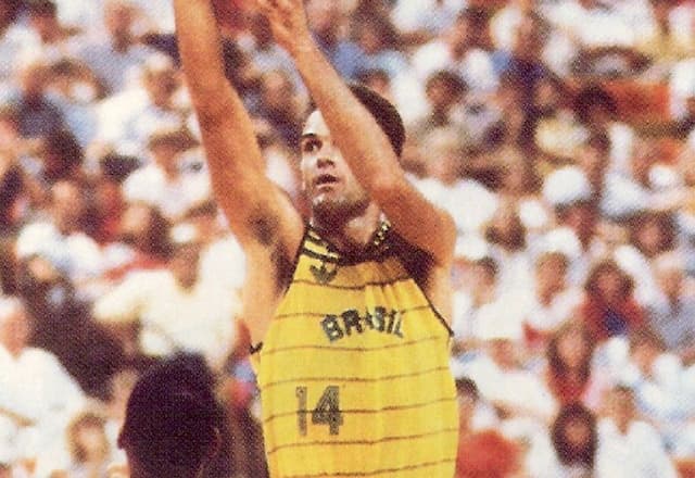 Oscar liderou time que mudou basquete mundial