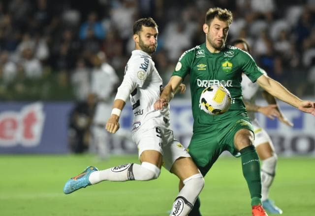 Santos goleia o Cuiabá e assume vice-liderança do Brasileirão