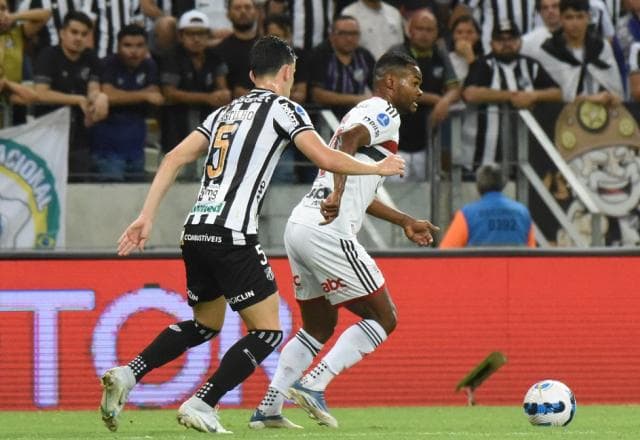São Paulo passa nos pênaltis pelo Ceará e está na semi da Sul-Americana