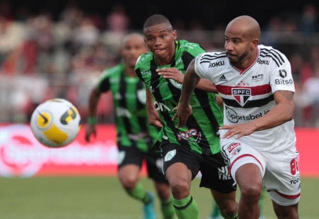 São Paulo bate o América-MG e volta ao terceiro lugar do Brasileirão