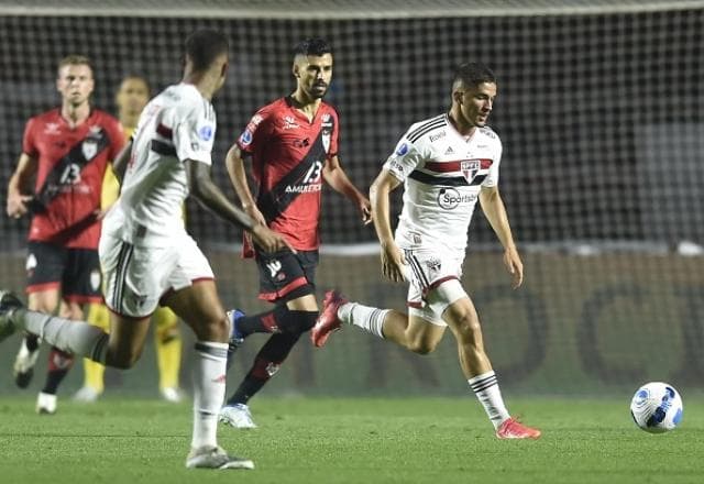Téo José alerta: "O São Paulo vai ter que jogar mais na final"