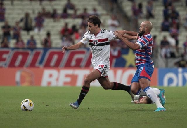São Paulo sai na frente, mas Fortaleza busca empate com golaço de Pikachu
