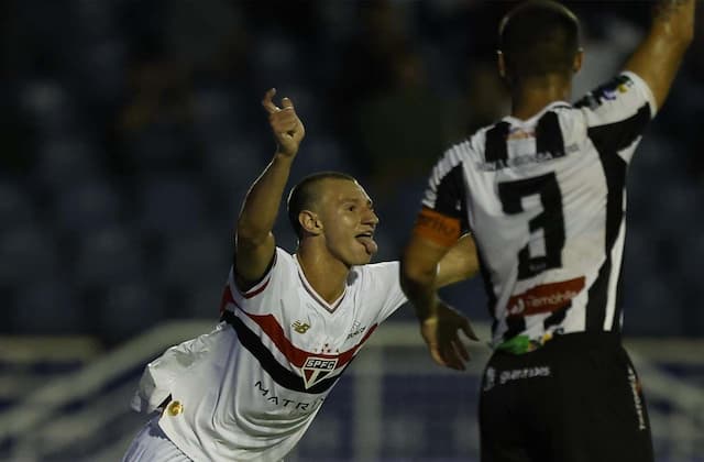 De virada, São Paulo goleia Operário e vai às oitavas da Copinha