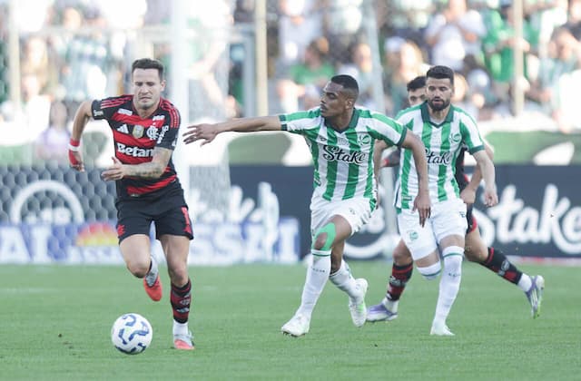 Saúl ressalta saga para jogar pelo Flamengo após nascimento do filho: "Noite no hospital"