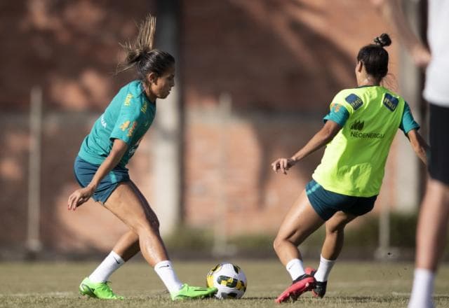 Seleção feminina faz primeiro treino na Colômbia de olho na Copa América