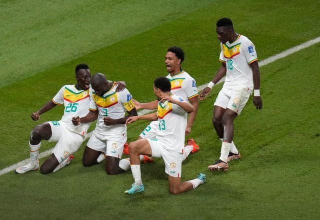 Senegal vence, elimina Equador e fica com 2ª vaga do Grupo A da Copa
