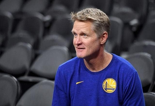 Técnico da NBA se diz cansado de atentados nos EUA e faz apelo a políticos