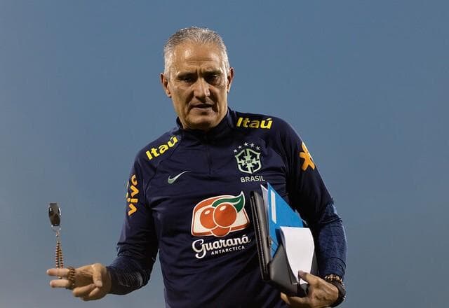 Tite não descarta escolher Militão em vez de Daniel Alves: "Já jogou nessa função"