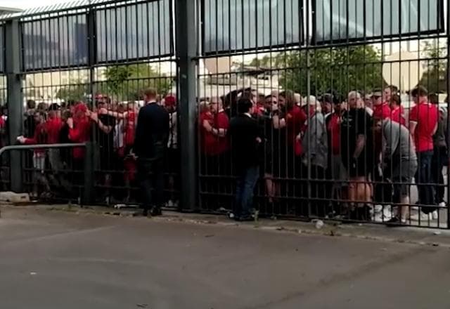 Champions: autoridades da França relatam ingressos falsos, e Uefa fará investigação