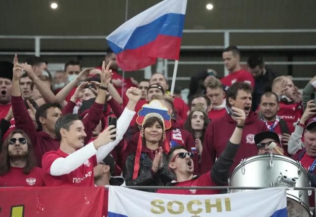 Federação da Rússia se encontra com Uefa para voltar aos campeonatos