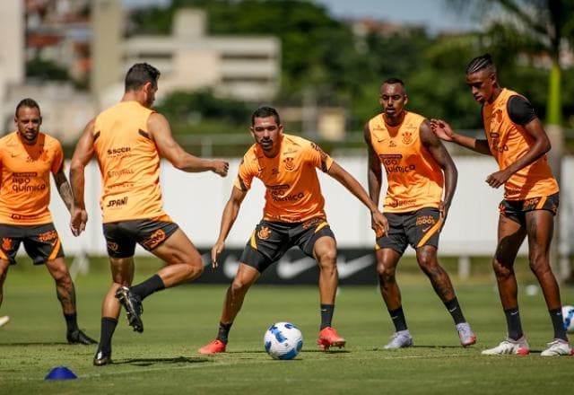 Organizada do Corinthians faz cobrança e vai ao CT: "Joga por amor ou terror"