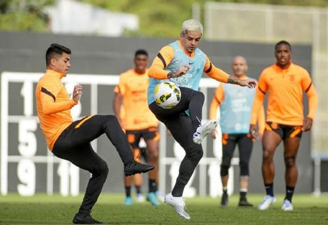 Athletico-PR x Corinthians: onde assistir, escalações e desfalques