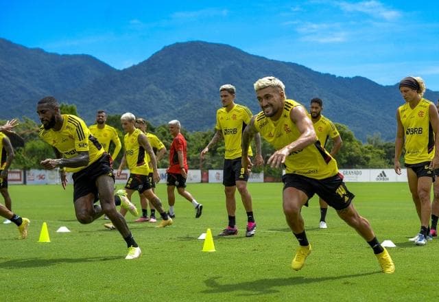 Flamengo faz último jogo antes de embarcar ao Mundial de Clubes
