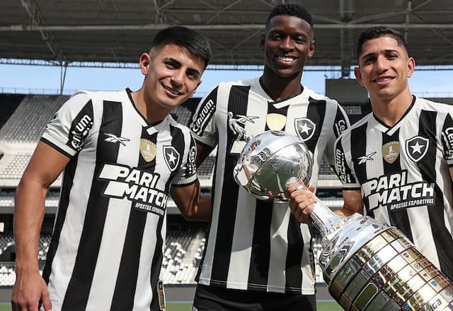 Trio do Botafogo disputa prêmio de Rei da América com Messi, do Inter Miami