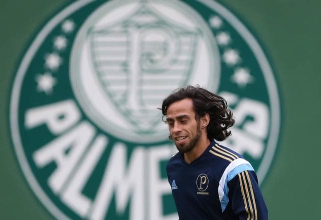 Aposentado, Valdivia se emociona em recado à torcida do Palmeiras