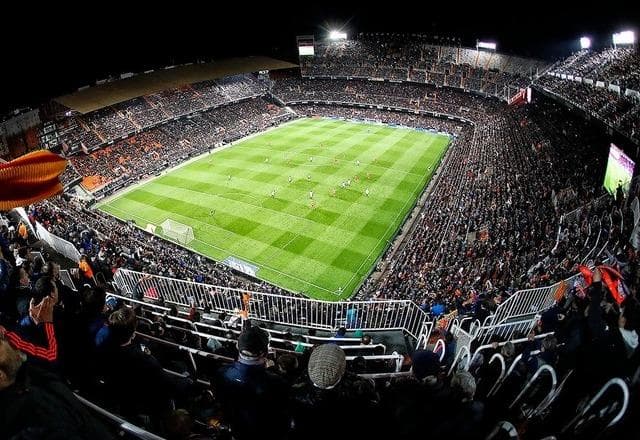 Valencia promete suspensão eterna para torcedores racistas