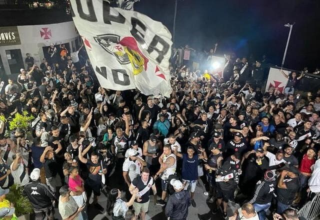 Sócios do Vasco aprovam venda de 70% das ações do clube