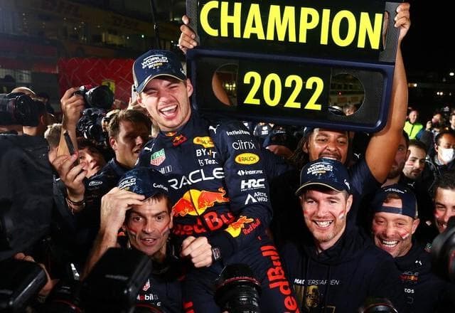 Max Verstappen vence GP de Suzuka e conquista temporada da Fórmula 1