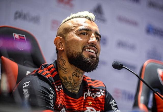 Vidal sonha com tri da Libertadores no Flamengo: "Estou aqui para isso"