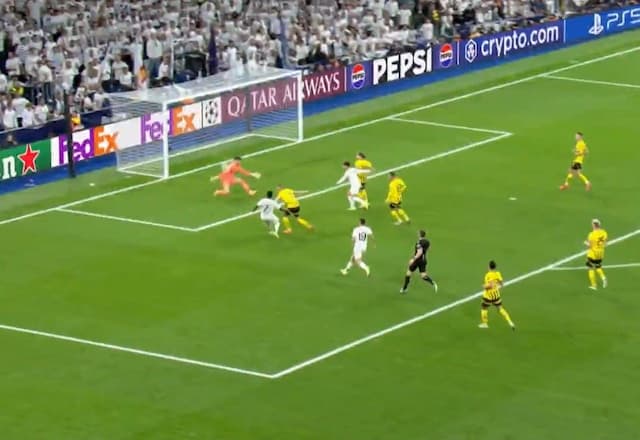 Bola de Ouro? Vini Jr marca hat-trick e decreta goleada na Champions