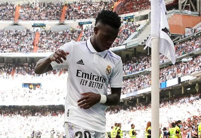 Pelé defende Vinícius Júnior e se posiciona contra racismo: "Não permitiremos"