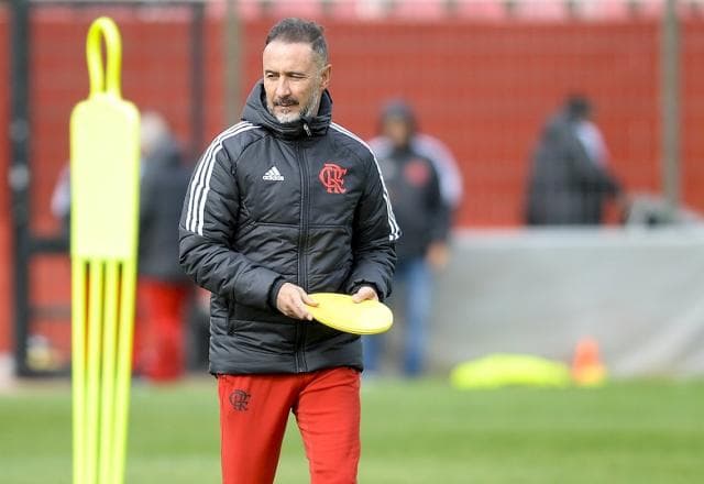 Vítor Pereira pede tempo no Flamengo: "Estamos no caminho certo"