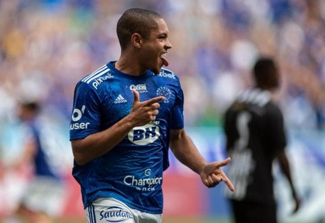 Cruzeiro bate Athletic de novo e se garante na final do Campeonato Mineiro