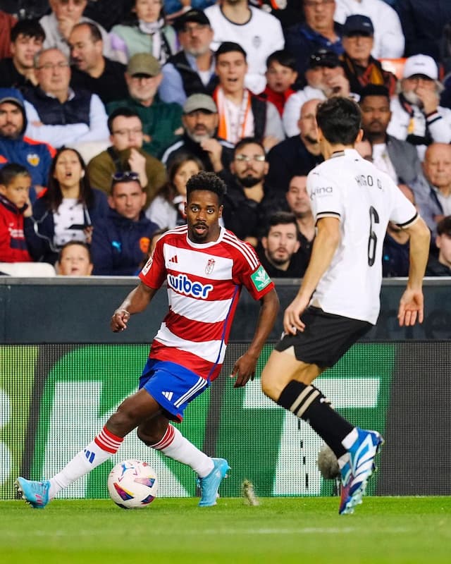 Botafogo volta atrás após anúncio e descarta contratação de Manafá