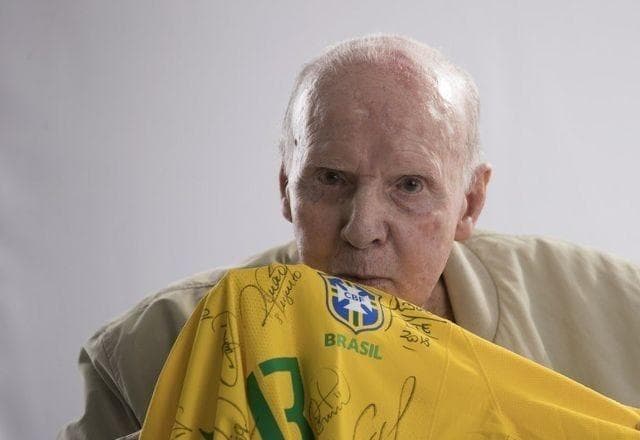 Zagallo apresenta quadro de infecção respiratória e é internado no Rio de Janeiro