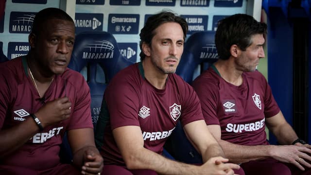 Del Valle entra com ação na Justiça contra Zubeldía, técnico do Fluminense; entenda