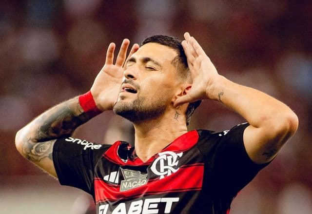 Flamengo vence o Bahia e assume a liderança do Brasileirão