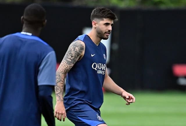 Beraldo pede para sair do PSG em busca de mais espaço, diz jornal francês