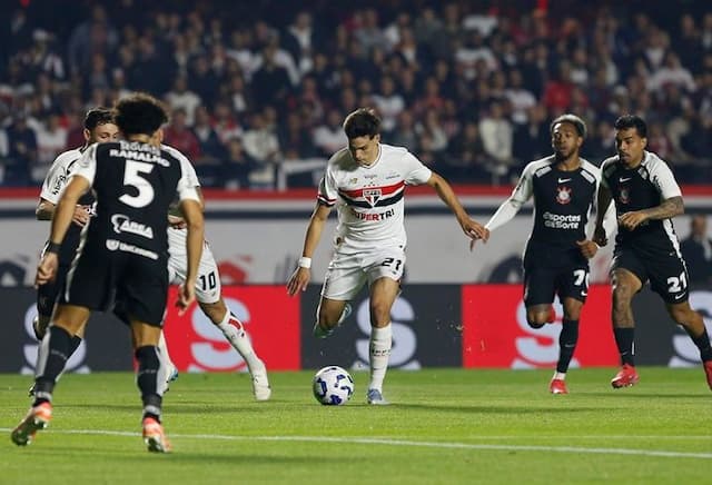 Bobadilla cresce com Crespo e ganha espaço no meio-campo do São Paulo