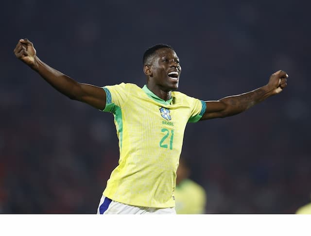 Brasil vence o Chile de virada com gols de atacantes do Botafogo