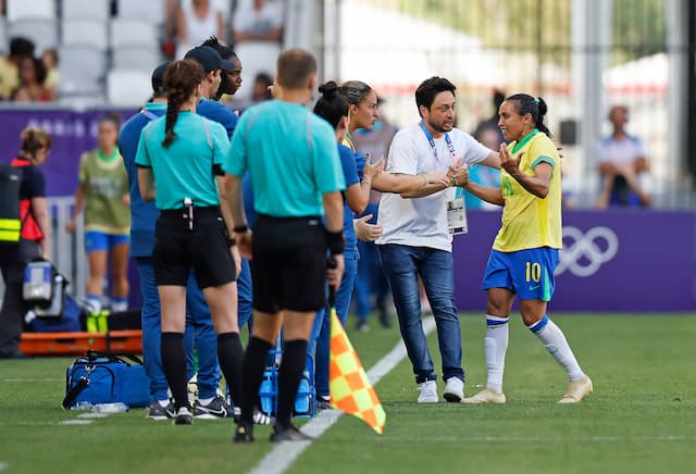 Seleção brasileira feminina é derrotada pela Espanha e se complica nas Olimpíadas