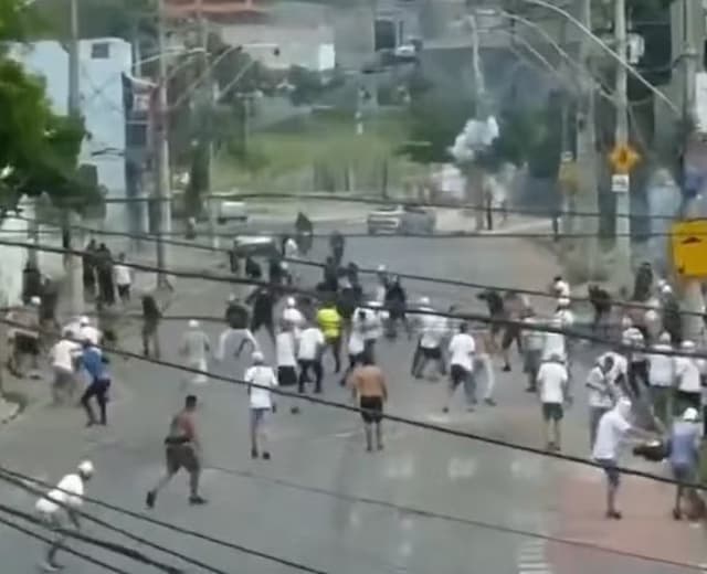 Torcedores de Cruzeiro e Atlético-MG entram em confronto em BH