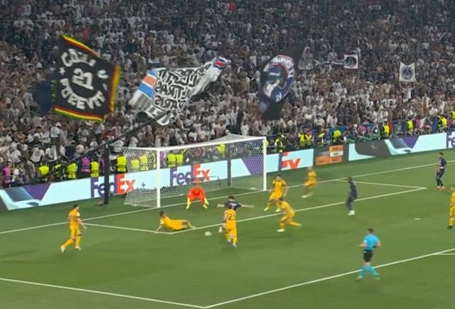 Quase! Kvaratskhelia perde a chance de matar o jogo contra a Inter de Milão