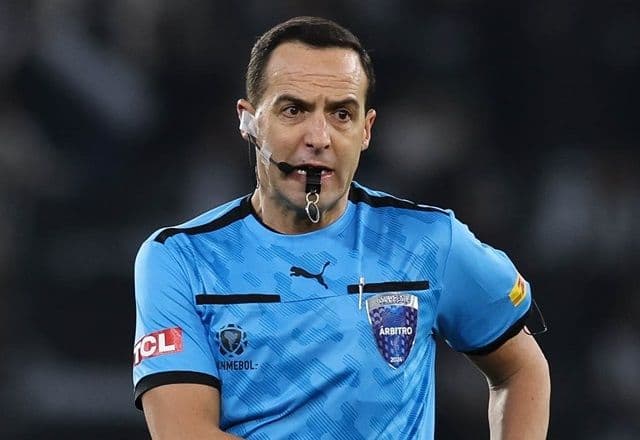 Conmebol anuncia mudanças na comunicação entre arbitragem e jogadores