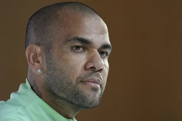 Daniel Alves apresenta nova versão à Justiça e alega embriaguez