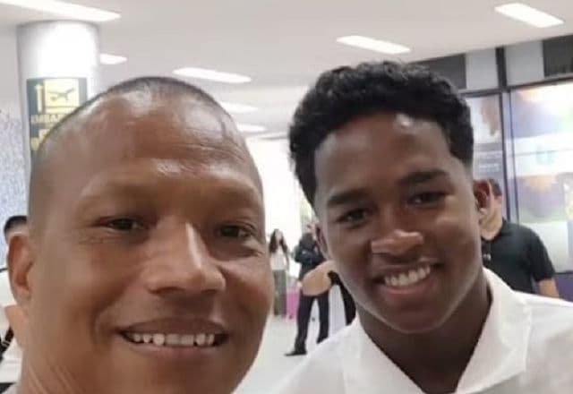 Endrick, do Palmeiras, surpreende engraxate com doação de R$ 1 mil