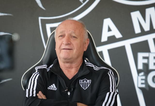 Felipão revela estar no radar do Boca Juniors, mas recusa interesse