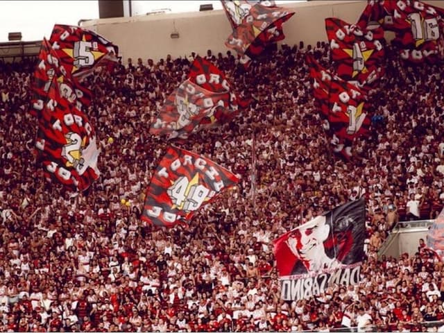 Justiça proíbe torcida organizada do Flamengo de frequentar estádios