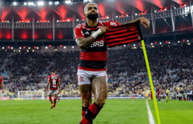 Cruzeiro e Flamengo parabenizam aniversariante Gabigol, que se declara