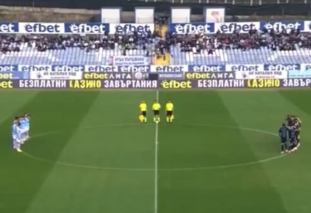 Clube búlgaro comete erro e faz minuto de silêncio por jogador que está vivo