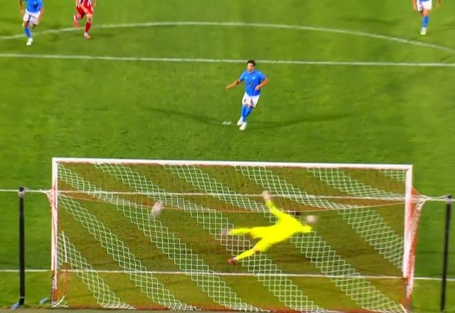 De pênalti, Pepê amplia o placar para o Pafos na Champions League