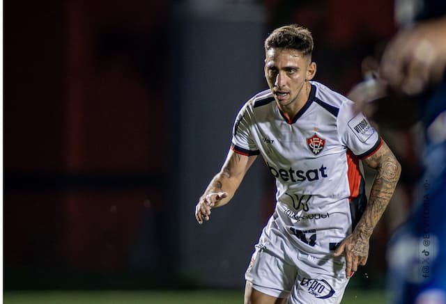 Gustavo Silva deixa "Mosquito" para trás em campanha contra a dengue